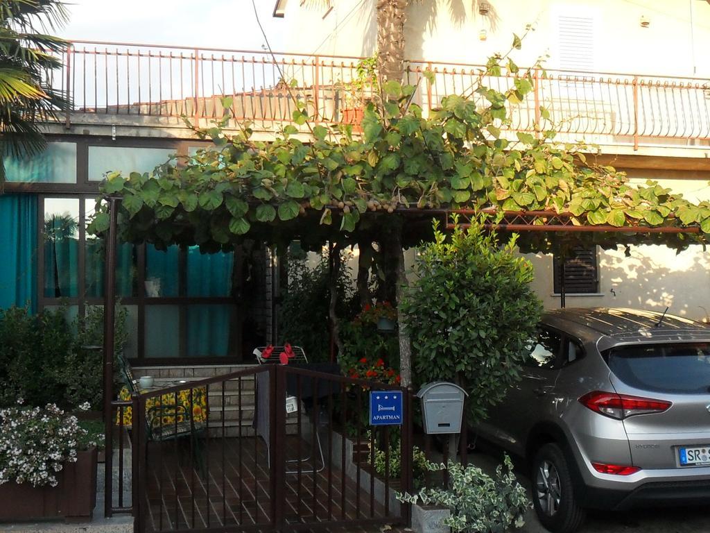 Marija Rooms & Apartments ウマグ エクステリア 写真